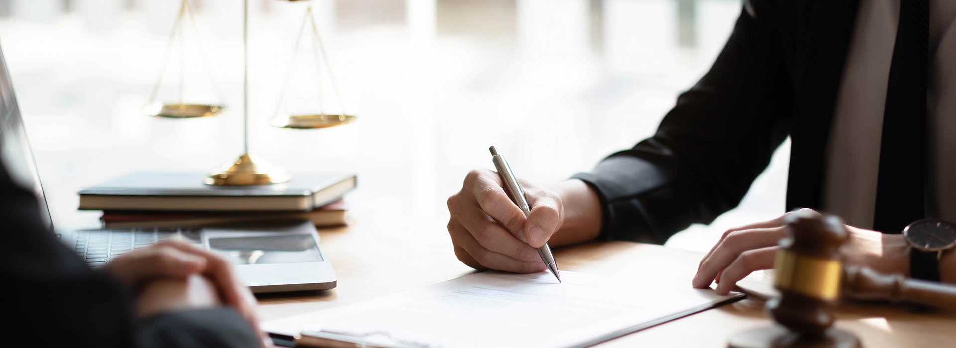 Continuous In-Depth Research
We conduct in-depth research and produce articles, 
big data reports, and monographs.